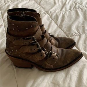 Leather ankle boots - cowboy boot style